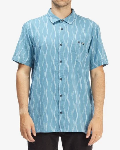 Men's gym-ready casual shirt-Billabong Short Sleeve Men's Woven Shirts