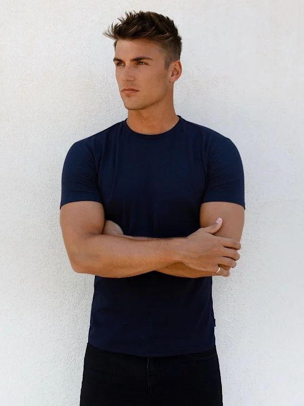 Men's beach-ready t-shirt-Milo T-Shirt - Navy